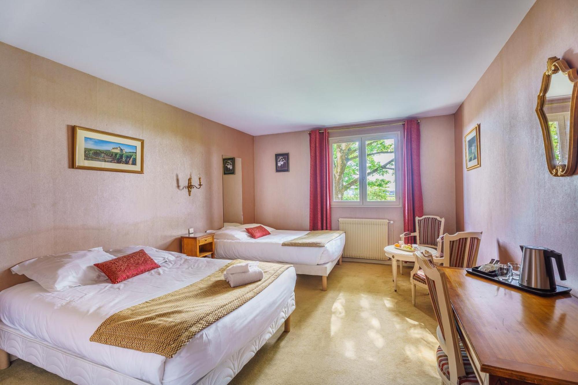Logis Arts et Terroirs Hotel